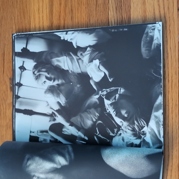 Cobain: by the editors of Rolling Stone - Picture 4 of 6